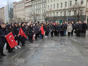 Türkiye’deki Deprem Felaketinde Hayatını Kaybedenler Çekya’da Anıldı