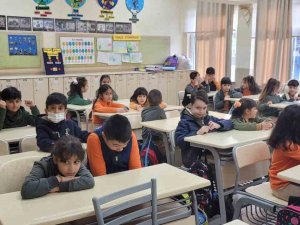 Deprem Nedeniyle Verilen Aranın Ardından 71 İlde Öğrenciler Ders Başı Yaptı