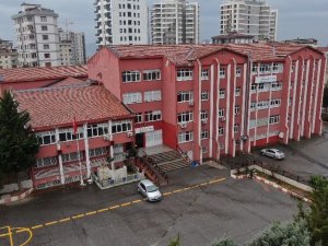 Kartal’da Depreme Karşı Riskli Bulunan Mesleki Ve Teknik Anadolu Lisesi Boş Kaldı