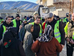 İ̇spir’in Afetzedeler İçin Seferberliği, Başkan Coşkun’un "Biz Türkiye’yiz" Şiiriyle Anlatıldı