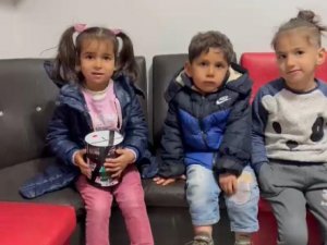 Kocaköylüler Depremzedeler İçin Seferber Oldu: Çeyrek Altından, Keçiye Kadar Gelen Birçok Şeyi Açık Artırmayla Sattılar