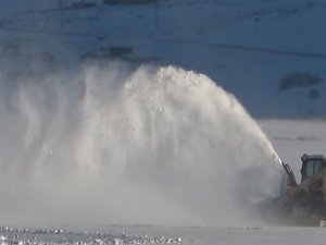 Ardahan’da Kar Ve Tipiden 5 Köy Yolu Ulaşıma Kapandı