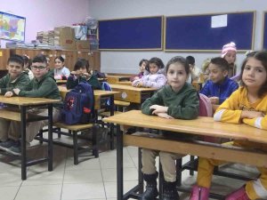 Kocaeli’de Depremzede Öğrenciler Ders Başı Yaptı