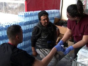 Almanya’da Yaşayan Türk Hemşireler Yardım İçin Hatay’a Koştu
