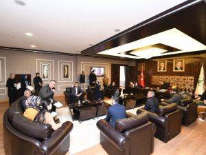 Pursaklar’dan Depremzedelere Yardım Eli