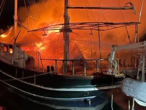 Bodrum’da Tekneler Alev Alev Yandı