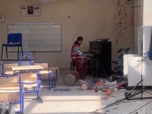 Hatay’da Yıkılan Binaların Arasında Yükselen Piyano Sesleri ‘Piyanist’ Filmini Andırdı