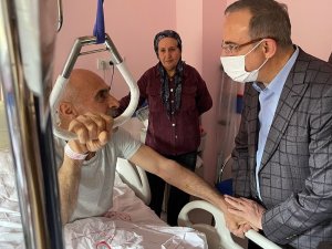 Ak Partili Sürekli: "İ̇zmir’imize Gelen Depremzedelerimizi Yalnız Bırakmıyoruz"