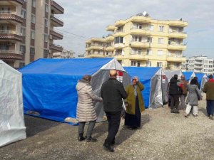 Sungurlu Belediyesi İ̇skenderun’da Çadır Kent Kurdu