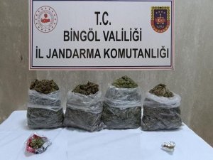 Bingöl’de Araç İçerisinde Uyuşturucu Ele Geçirildi: 3 Gözaltı