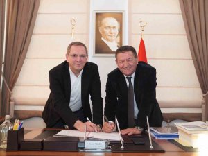 Ayvalık’ta Toplu İş Sözleşmesi İmzalandı