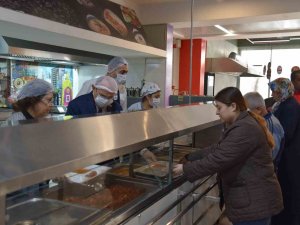 Manisa Deprem Bölgesi İçin Üretmeye Devam Ediyor