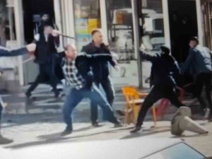 Şanlıurfa’da 8 Kişinin Yaralandığı Taşlı Sopalı Kavga Kamerada