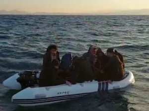 Ayvalık Açıklarında 9 Düzensiz Göçmen Kurtarıldı