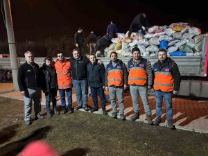 İ̇htiyaç Malzemelerini Deprem Bölgesine Ulaştırdılar