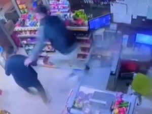 Deprem Anında Böyle Kaçtı, O Anlar Kamerada