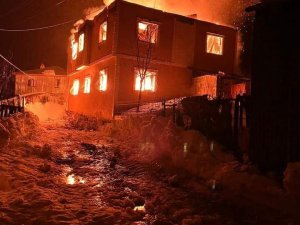 Kastamonu’da İki Katlı Ev Alevlere Teslim Oldu