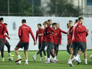 Galatasaray, Hazırlıklarına Devam Etti