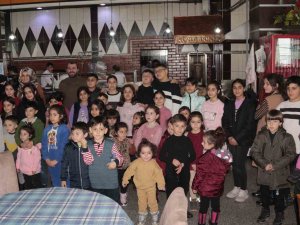 Depremzede Çocuklar Oyun Salonunda Doyasıya Eğlendi