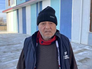 Depremde 2 Kızını Kaybeden Adem Çöllü: “Büyük Kızım Çökmüş Küçük Kız Kardeşini Kanatlarının Altına Almış”