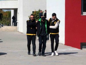 Kendini Hırsızlıkla Suçlayan Arkadaşını Öldürdü