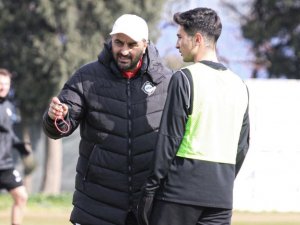 İ̇zmir Takımlarına Teknik Direktör Dayanmıyor