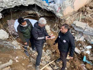 15 Gün Boyunca Enkazın Altında Kalan ’Asi’ Kurtarıldı