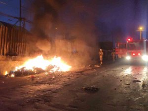 Sultangazi’de Satmak İçin Yaktığı Kablolar Alev Topuna Döndü