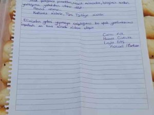 Gıda Yardım Paketinden Çıkan Not Duygulandırdı