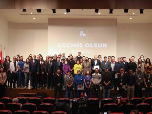Deprem Bölgesinden Dönen Deü Ekiplerine Teşekkür Belgesi