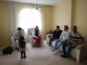 Oturduğu Evi Depremzedelere Açtı, Oğlunun Yanına Taşındı