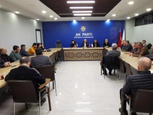 Kütahya Ak Parti’de Deprem Felaketinde Yapılan Faaliyetler Masaya Yatırıldı