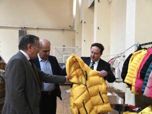 Karesililer Deprem Bölgesine Yardımlarını Sürdürüyor
