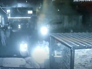 Hatay’daki 6.4’lük Deprem Afet Koordinasyon Merkezinin Kameralarına Böyle Yansıdı