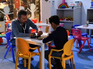 Depremzede Çocuklar Oyunun Gücüyle İyileşiyorlar