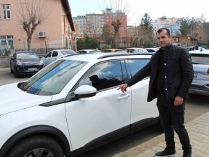 Batman’da Park Halindeki Lüks Otomobillere Zarar Verdiler