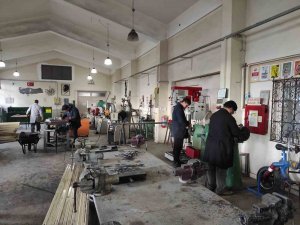 Meslek Lisesinde Depremzedeler İçin Soba Üretiliyor