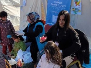Eskişehir İ̇l Müftülüğü Din Görevlilerinin Çadır Kentlerdeki Destek Çalışmaları Sürüyor