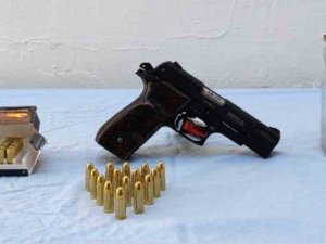 Ruhsatsız Tabanca Ve Uyuşturucu Ele Geçirildi