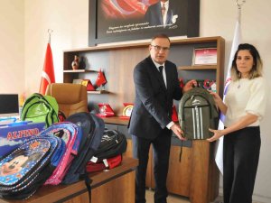 Akşehir Belediyesinden Depremzede Öğrencilere Kırtasiye Yardımı