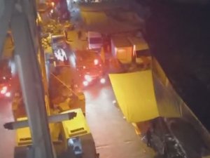 İ̇tfaiyeye Semt Pazarı Engeli, Zor Anlar Kameralara Böyle Yansıdı