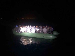 İ̇zmir Açıklarında 38 Düzensiz Göçmen Yakalandı
