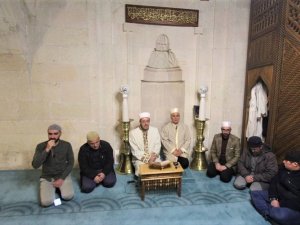 Tarihi Camilerde Şehitler Ve Depremde Hayatını Kaybedenler İçin Mevlit Okutuldu