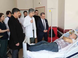 Erzincan’da Yaralı Depremzedelerin Tedavileri Sürüyor