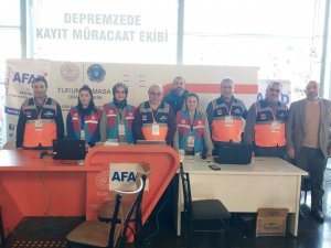 Depremden Etkilenen Vatandaşlara Gönüllü Öğretmenlerden Destek