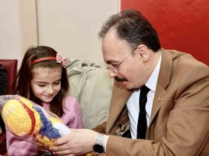 Vali Kızılkaya Afetzede Çocuklar Ve Aileleri İle Bir Araya Geldi