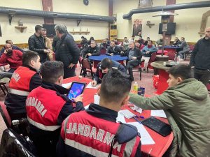 Kumarhaneye Çevrilen Kıraathaneye Jandarma Baskını