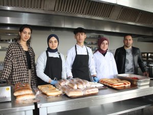 Anaokulu Öğrencilerinin Kahvaltılıklarını Meslek Liseliler Hazırlıyor