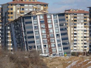 Milyonluk Yeni Daireleri Yıkılan Vatandaşlar İsyan Etti