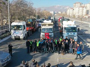 Kayseri’de Belediyelerin Deprem Bölgesine Yardımları Sürüyor
